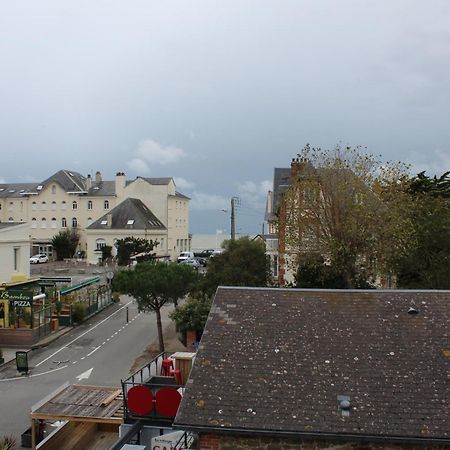 Hotel Des Pins Jullouville-les-Pins Rom bilde