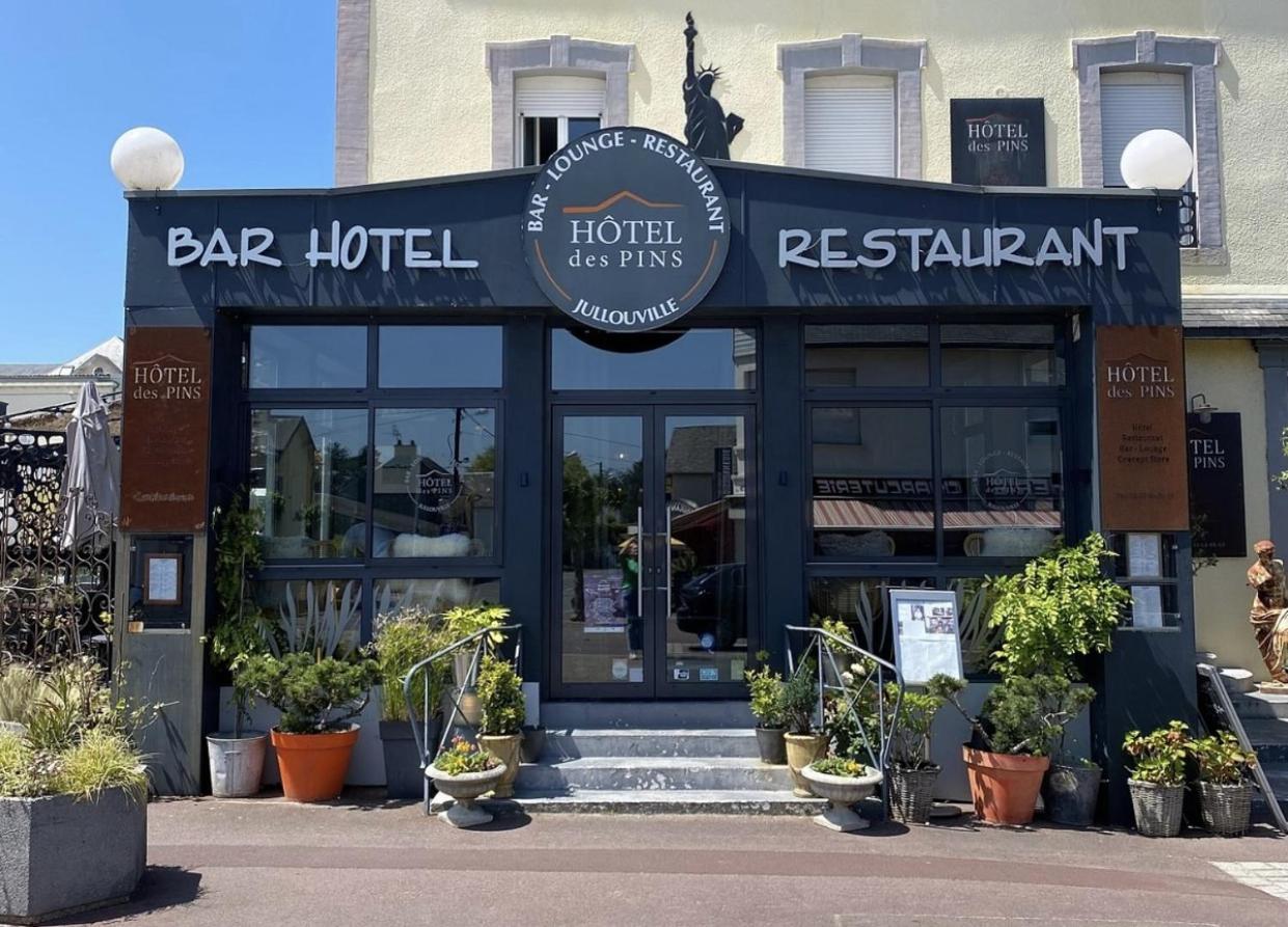 Hotel Des Pins Jullouville-les-Pins Eksteriør bilde