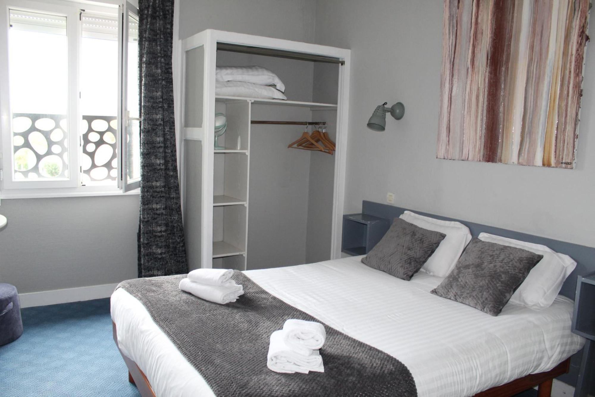 Hotel Des Pins Jullouville-les-Pins Rom bilde