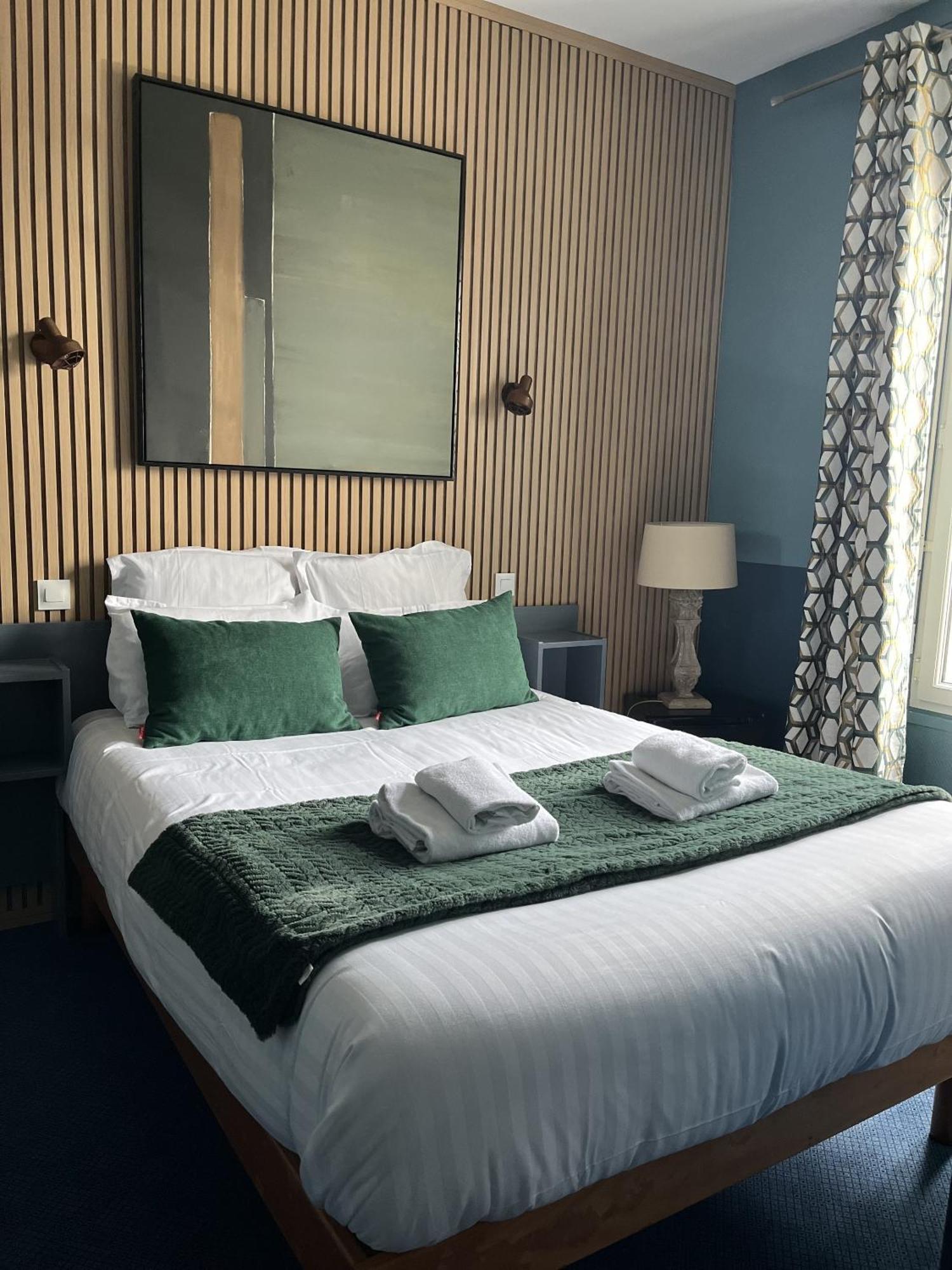 Hotel Des Pins Jullouville-les-Pins Rom bilde