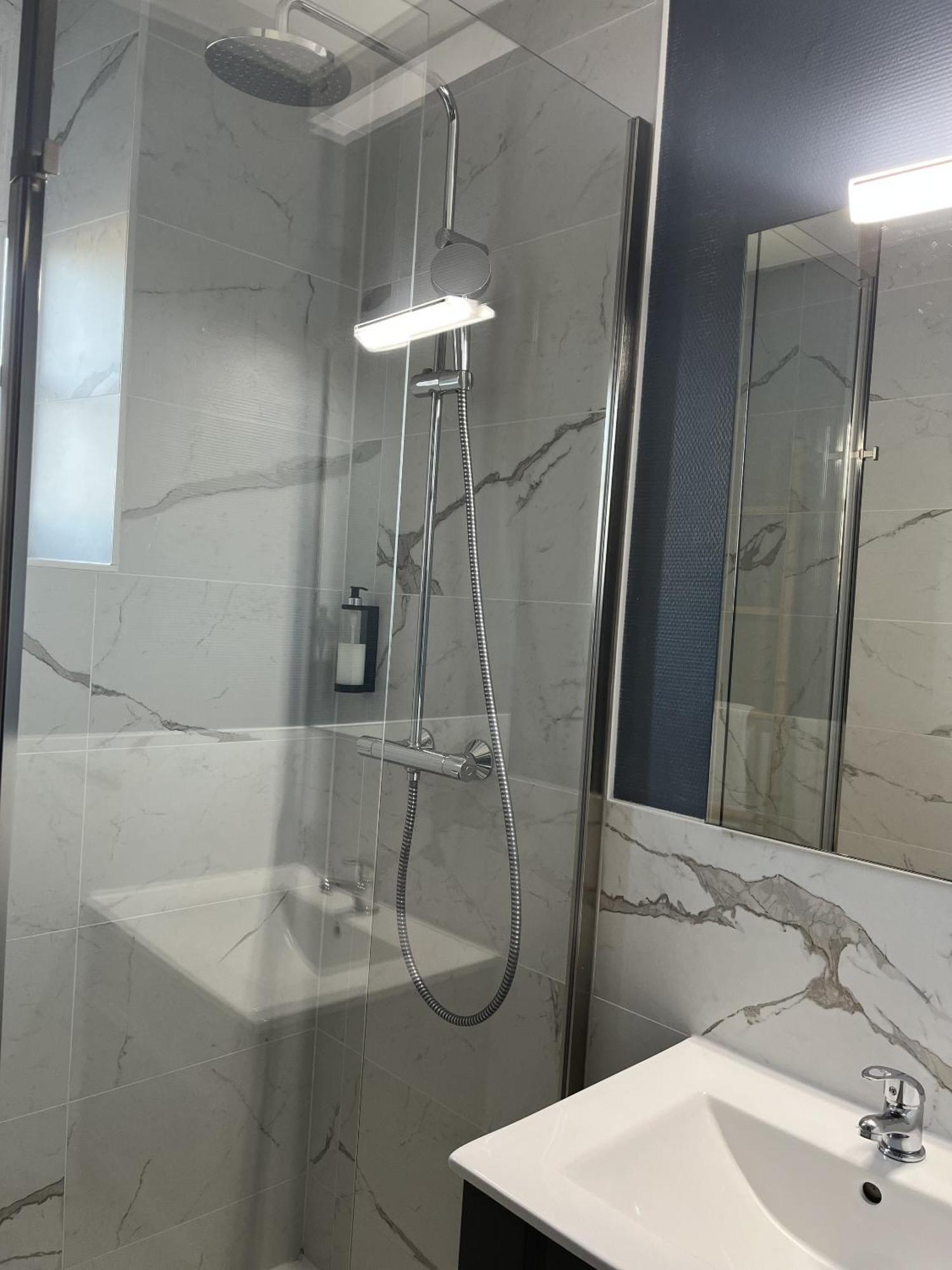 Hotel Des Pins Jullouville-les-Pins Rom bilde