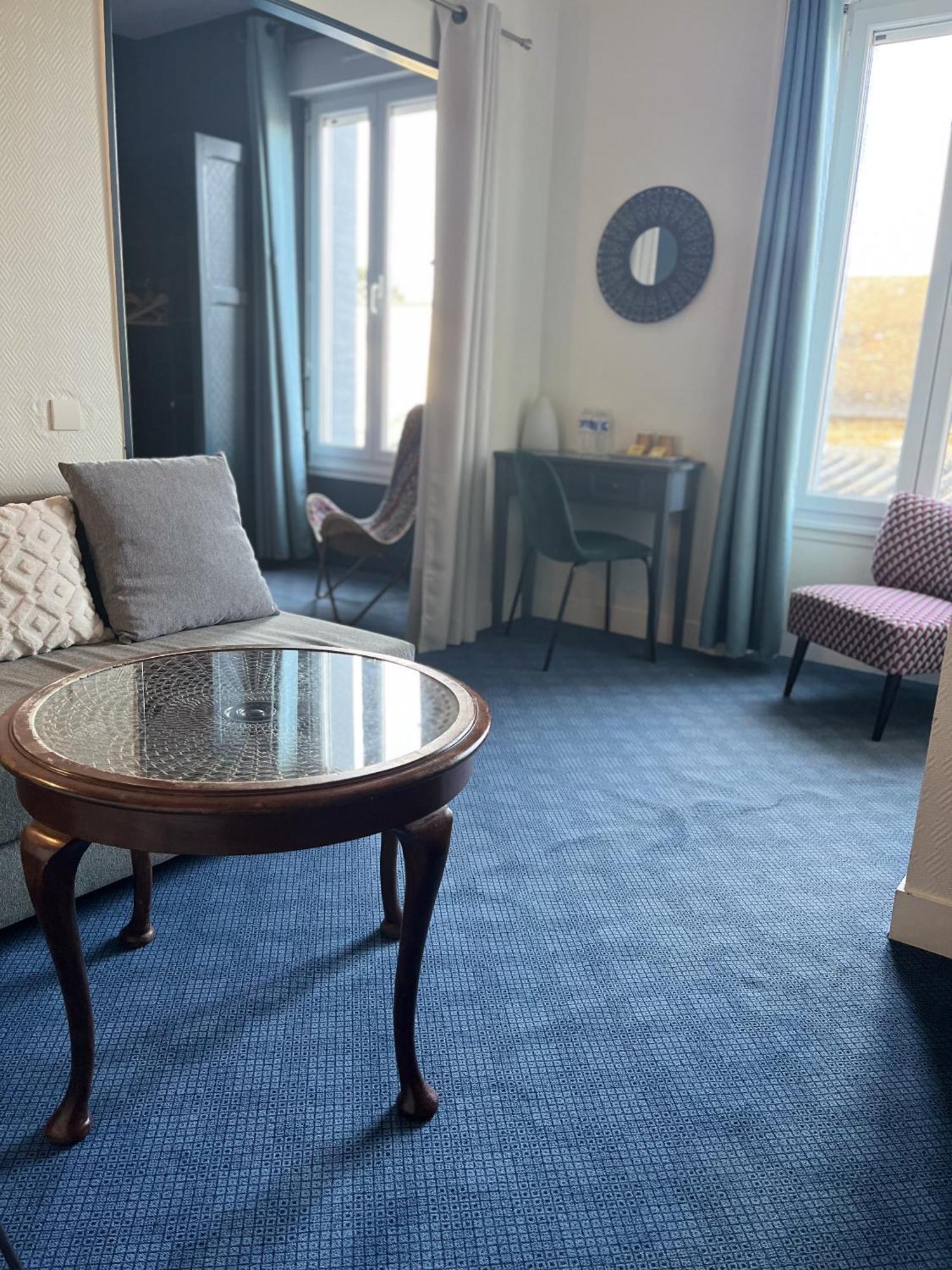 Hotel Des Pins Jullouville-les-Pins Rom bilde